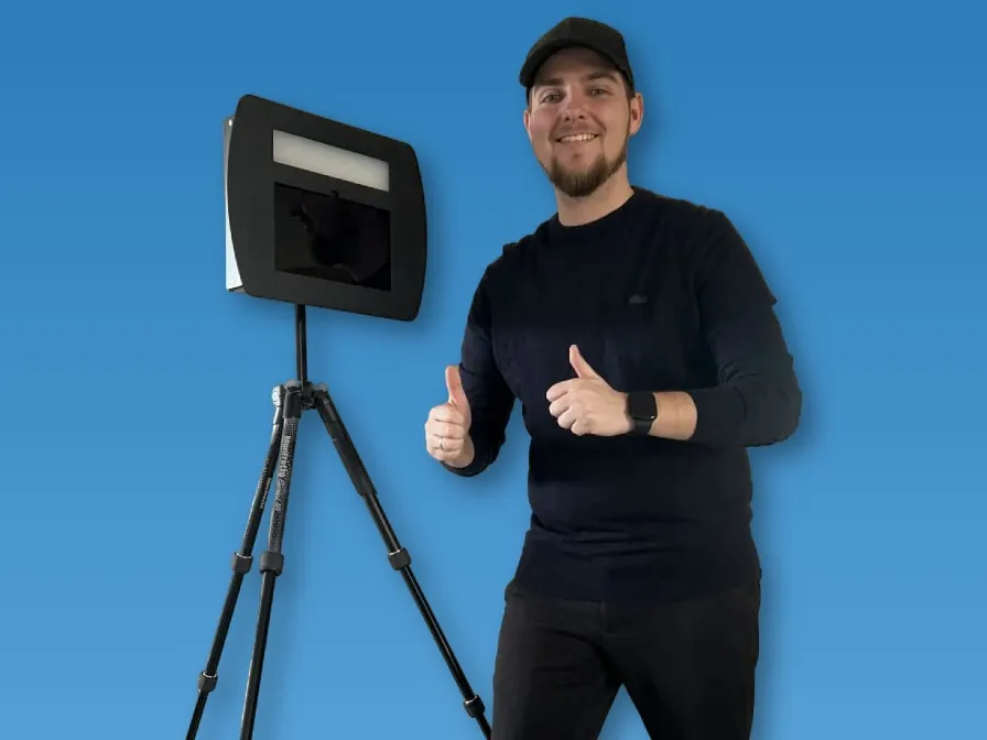 Web_selfie_person.jpg (1)